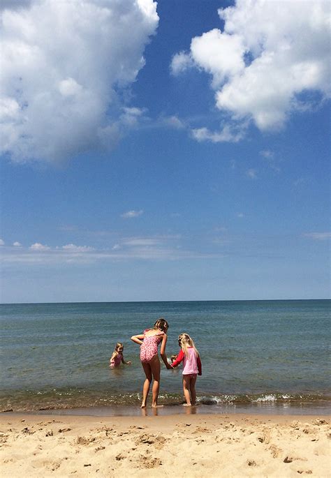 Alice and Loiskids in lake michigan - Alice and Lois