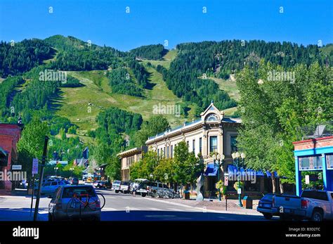 Downtown aspen skiing colorado hi-res stock photography and images - Alamy