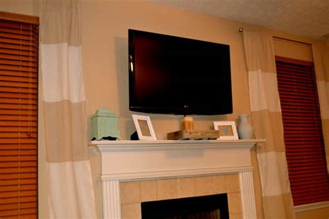 * Remodelaholic *: Wall Mount Your Flat Screen TV for Under $15 Dollars