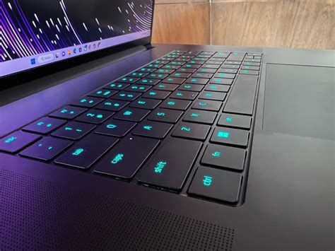 Razer Blade 18 Review: An 18-Inch Gaming Laptop for Big Screen Dreams ...