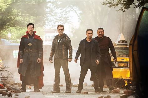 Tony Stark Doctor Strange Wong And Bruce Banner Avengers Infinity War, doctor-strange, HD ...