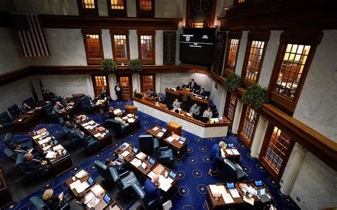 IN lawmakers vote to lift nearly 40-year ban on restaurant happy hours | Fox News