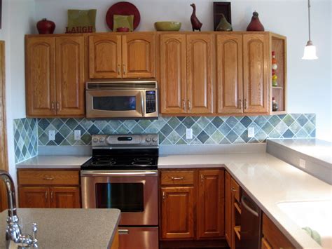 * Remodelaholic *: Faux Painted Tile Backsplash