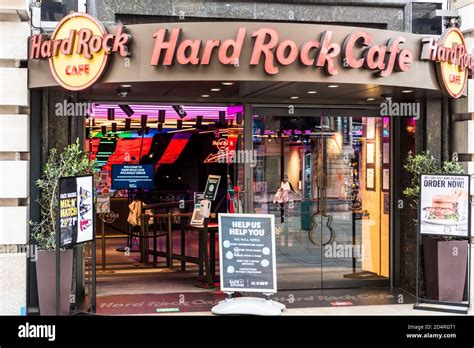 Hard Rock Cafe, Piccadilly Circus, London Stock Photo - Alamy