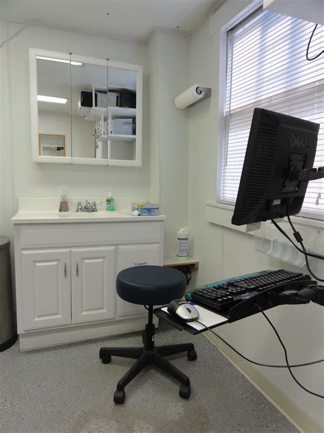 File:Doctor's Office in New Orleans.jpg - Wikimedia Commons