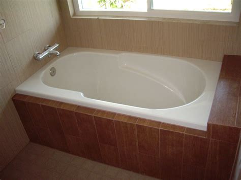 Deep bathtub, Bathroom, Corner bathtub