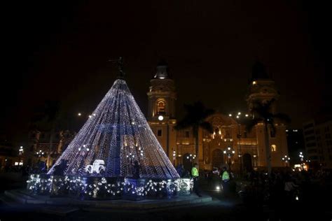 Hispanic Christmas Traditions: Celebrating Las Posadas With Villancicos (MUSIC) (PHOTOS) | HuffPost