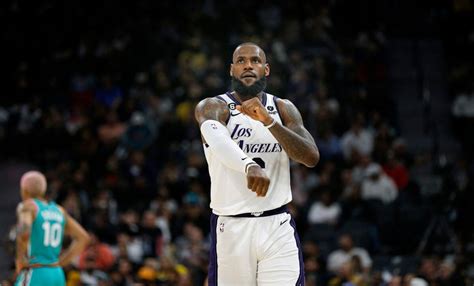 NBA 2022-23: LeBron James returns to help Los Angeles Lakers win - Sportstar