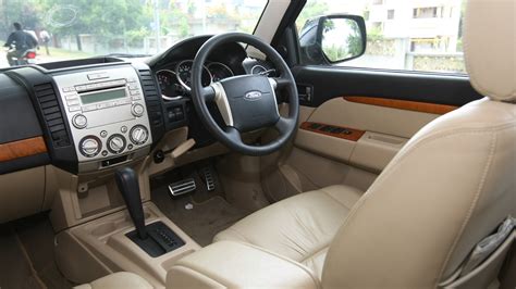 Ford-Endeavour-2012-TDCi-4x2-2-5-XLT-Interior Car Photos - Overdrive