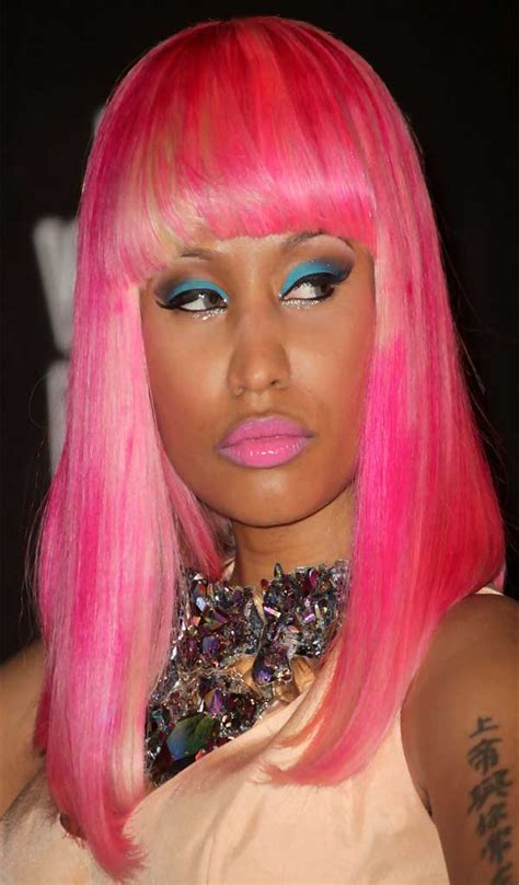 Nicki Minaj Bright Eyeshadow | Celebrities style