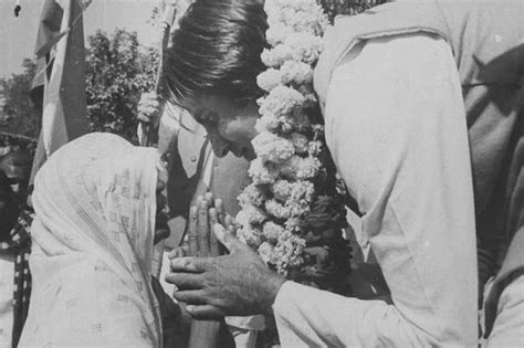 Indira Gandhi warned Rajiv Gandhi against Amitabh's entry in politics