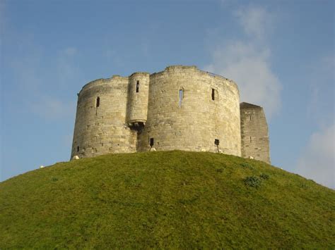 York, The Great Tower - 'Clifford's Tower', part of York Castle, 13th century | York castle ...