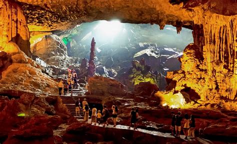 Thien Cung Cave in Halong Bay - Attractively Shaped Heaven Cave