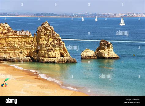 Dona Ana beach (Praia Dona Ana) in Lagos, Algarve, Portugal Stock Photo - Alamy