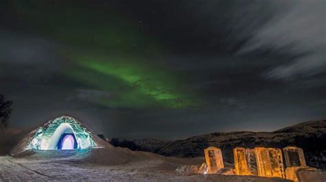 An Arctic Circle adventure in search of the Northern Lights, how to ...