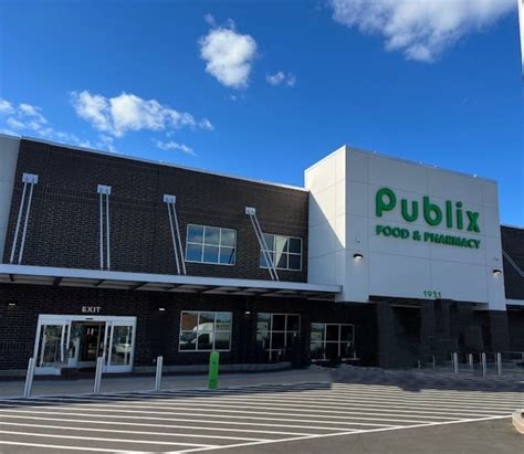 PUBLIX SUPER MARKET AT NEWMAN’S CROSSING - Updated December 2024 - 1931 Long Hollow Pike ...