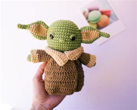 Baby alien crochet pattern | Baby blanket crochet pattern, Heirloom baby blankets, Crochet ...