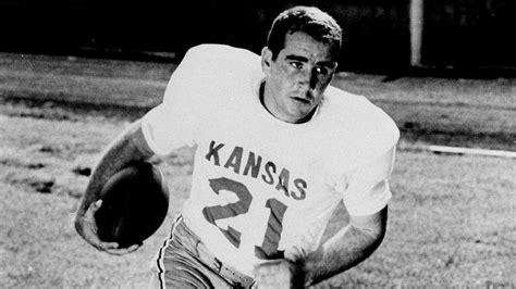 Longtime NFL quarterback, Kansas star John Hadl dies at 82 - ABC30 Fresno