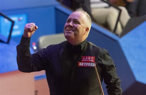 Snooker 'legend' John Higgins into World final after last-frame thriller