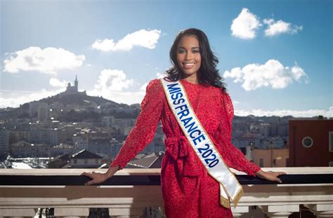 Clémence Botino, Miss France 2020 : «On peut être cultivée et défiler en maillot» - Le Parisien