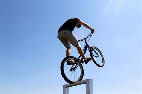 Bicycle Stunt Team | Guinness World Record BMX Stunt Team | UK