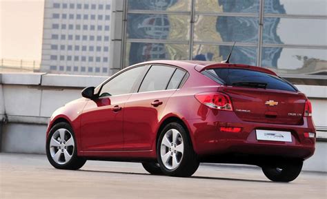 Chevrolet Cruze Hatchback Photos and Specs. Photo: Chevrolet Cruze Hatchback concept and 24 ...