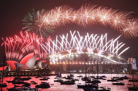 Sydney goes ahead with fireworks display amid deadly bushfires