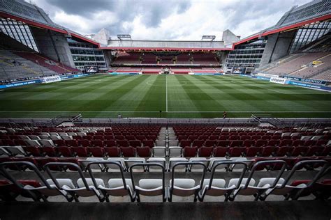 1.FC Kaiserslautern - The Fall Of A Former Bundesliga Giant Continues