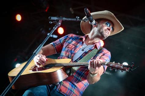 Dean Brody talks stripped-down Canadian tour, Dirt Road Stories and new ...