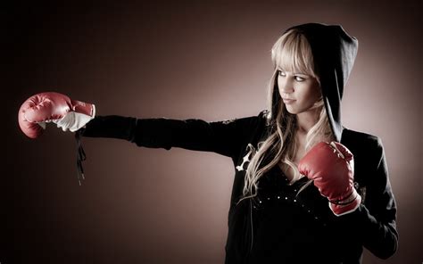 Blonde Girl Boxing Gloves wallpaper | 1680x1050 | #18890