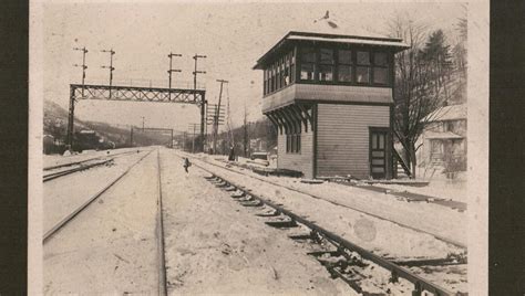 Railroad signal tower a curiosity to residents