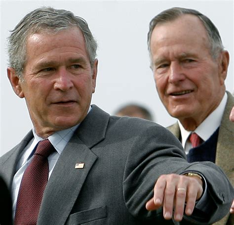 usa-politics-presidents-bush-in-maine - George Bush Pictures - George ...