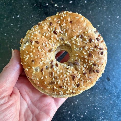 Warburtons Seeded protein bagel thins Review | abillion