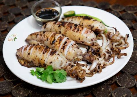 Juicy Grilled Stuffed Squid Recipe by homebasedchef - Cookpad