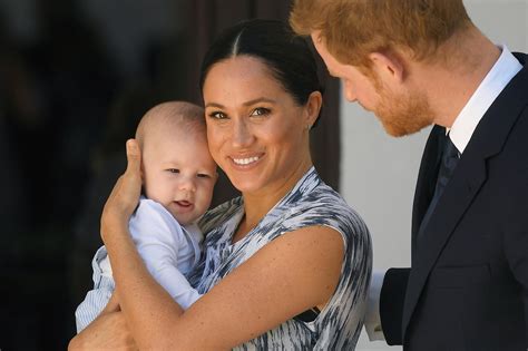 Meghan Markle and Prince Harry Shared the First Photo of Baby Lilibet ...