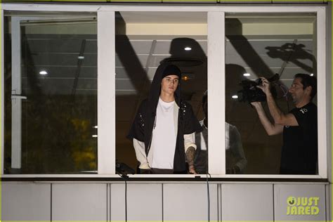 Watch Justin Bieber Walk Out of Radio Interview in Spain (Video): Photo ...