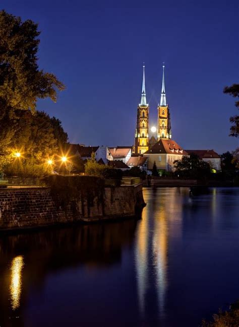 Cathedral of St. John the Baptist with full moon, Wroclaw, Breslau, Polska, Polen, Winner ...