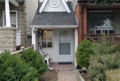 This is the smallest house in Toronto