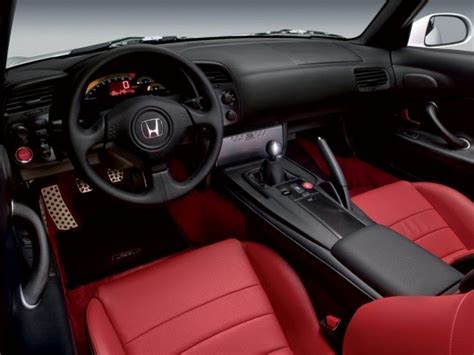 autoexpress: Honda S2000 Interior pictures