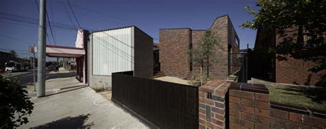 Bridge House 2 Turns Its Back on Busy Street to Become a Serene Oasis