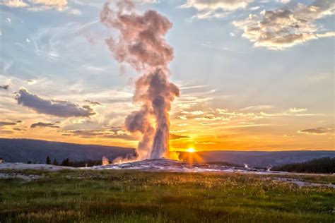 Experience Yellowstone: the Complete Guide to Yellowstone RV Camping - Beyond The Tent