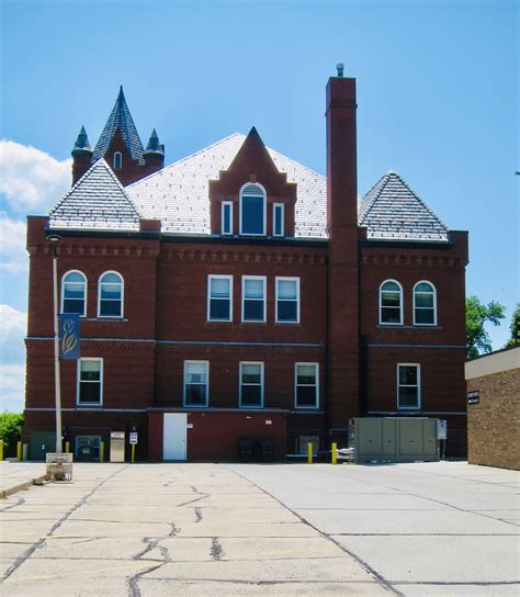 North facade of Wayne County Courthouse | Ali Eminov | Flickr