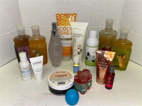 BATH & BODY WORKS DISCONTINUED ITEMS LOT - Trice Auctions