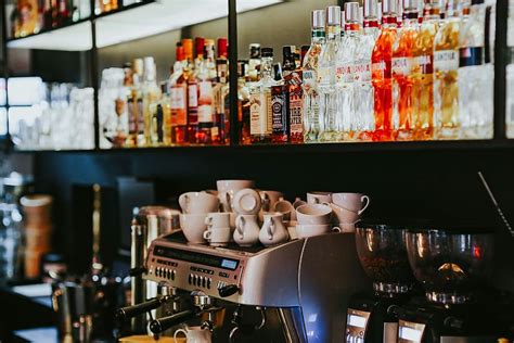 pub, Interior, table, coffee, bar, glasses, drinks, alcohol | Piqsels