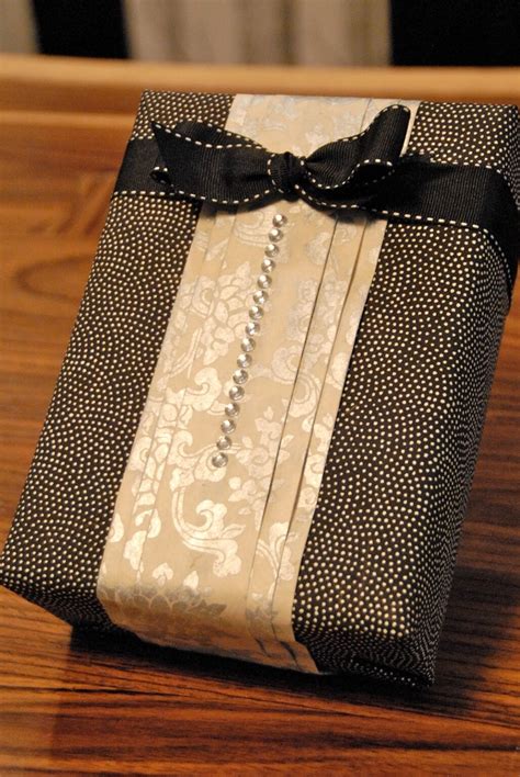 25 Fun Wedding Gift Wrapping Ideas Every Couple Will Love!