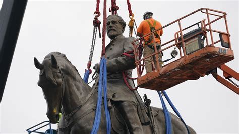 1887 Time Capsule Unearthed Below Robert E. Lee Statue