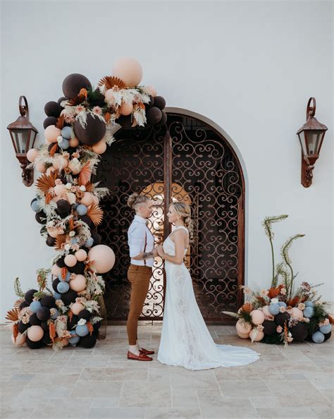 Desert-Toned Wedding Inspiration with a Boho Balloon Arch