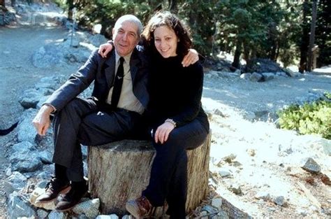 Leonard Cohen with his daughter Lorca. | Leonard cohen, Leonard ...