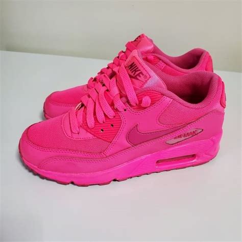 NIKE Airmax90 NEON PINK in 2024 | Nike fashion shoes, Neon nike shoes ...