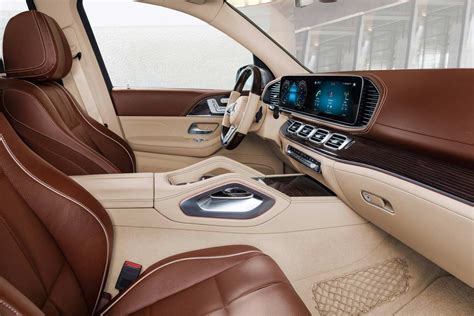 Mercedes-Maybach GLS 600 Front Seats 2021 | AUTOBICS